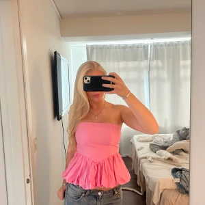 Fest topp🔥🪩 - Jätte söt fest topp från stradivarius💓 Strl s🌟 använd gärna köp nu🥰