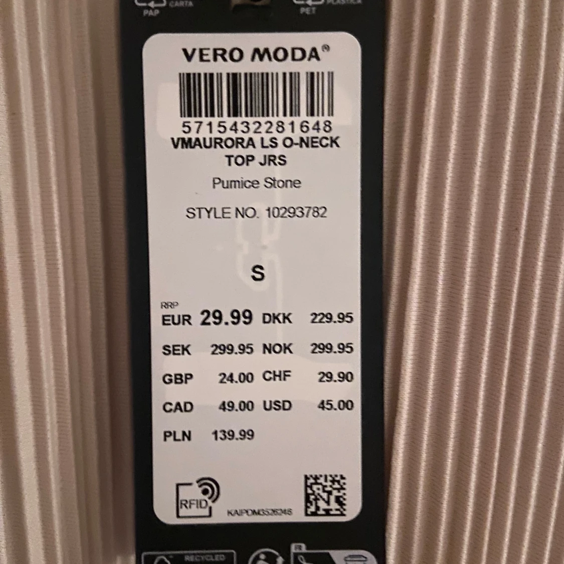 Blus från Vero Moda  - 91