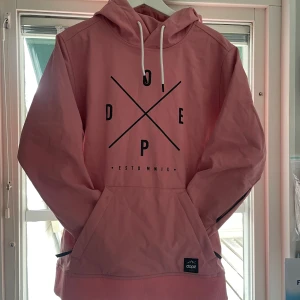 Dope jacka, rosa - Endast använd ett par gånger i fjällen så iprincip helt ny🥰
