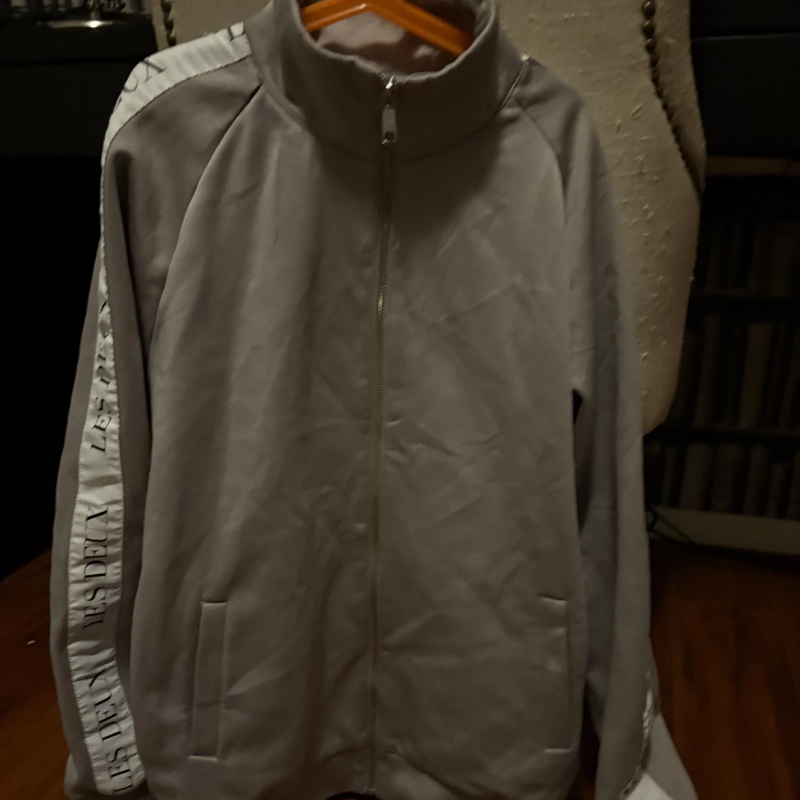 Grå jacka från Les Deux