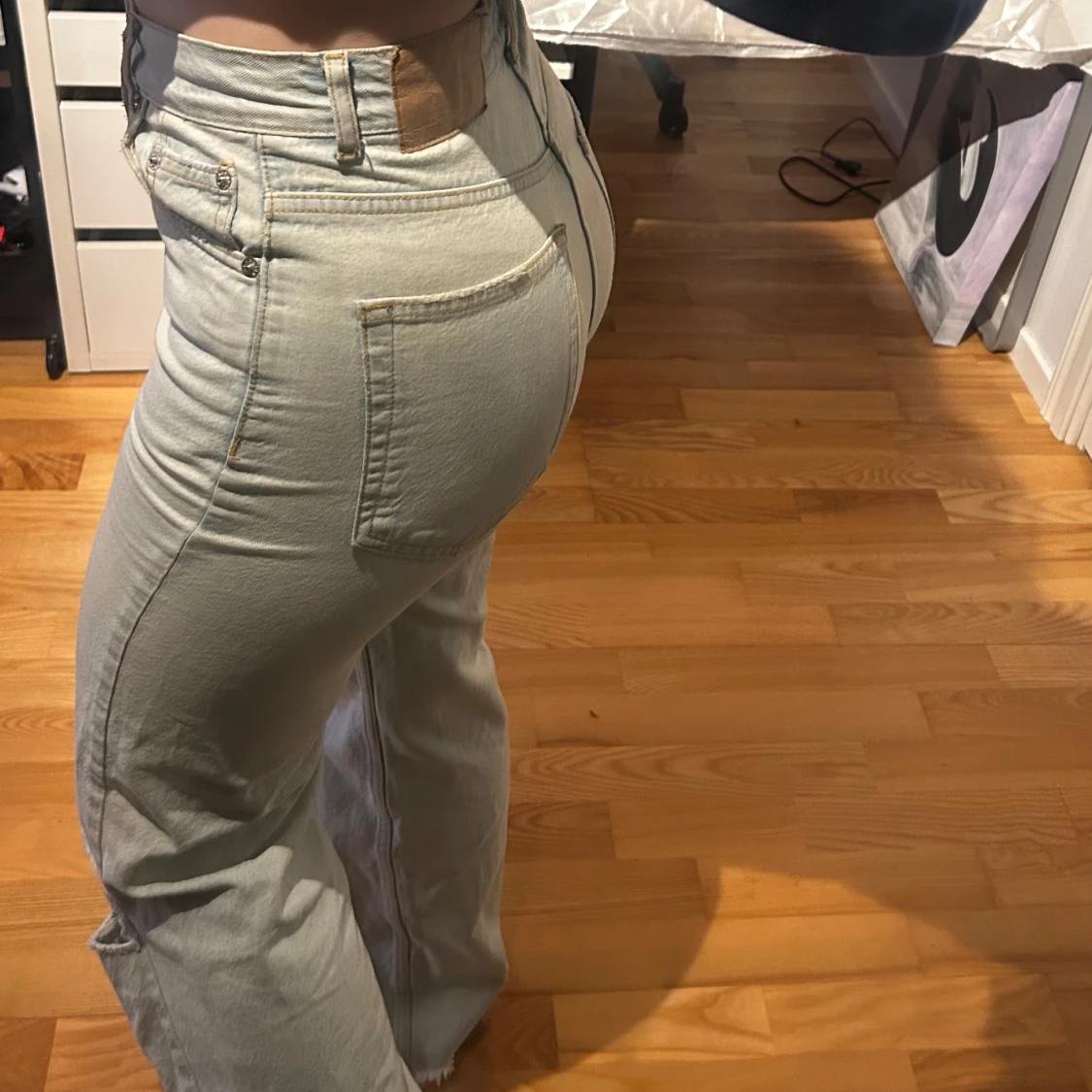 Ljusblå jeansbyxor från Pull&Bear - 1