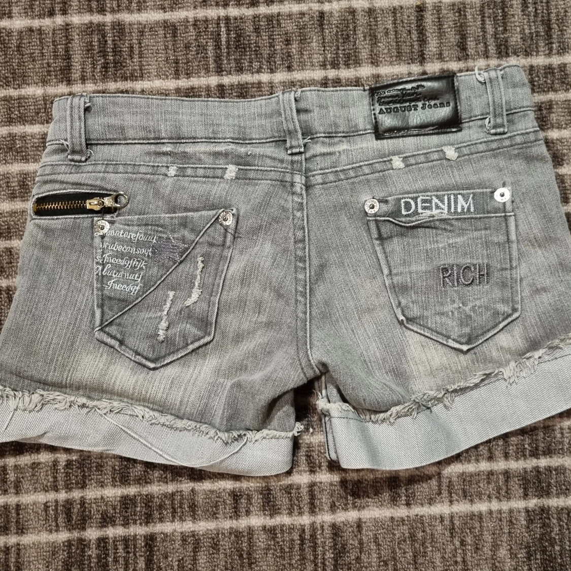 Grå jeansshorts från August Jeans - 1