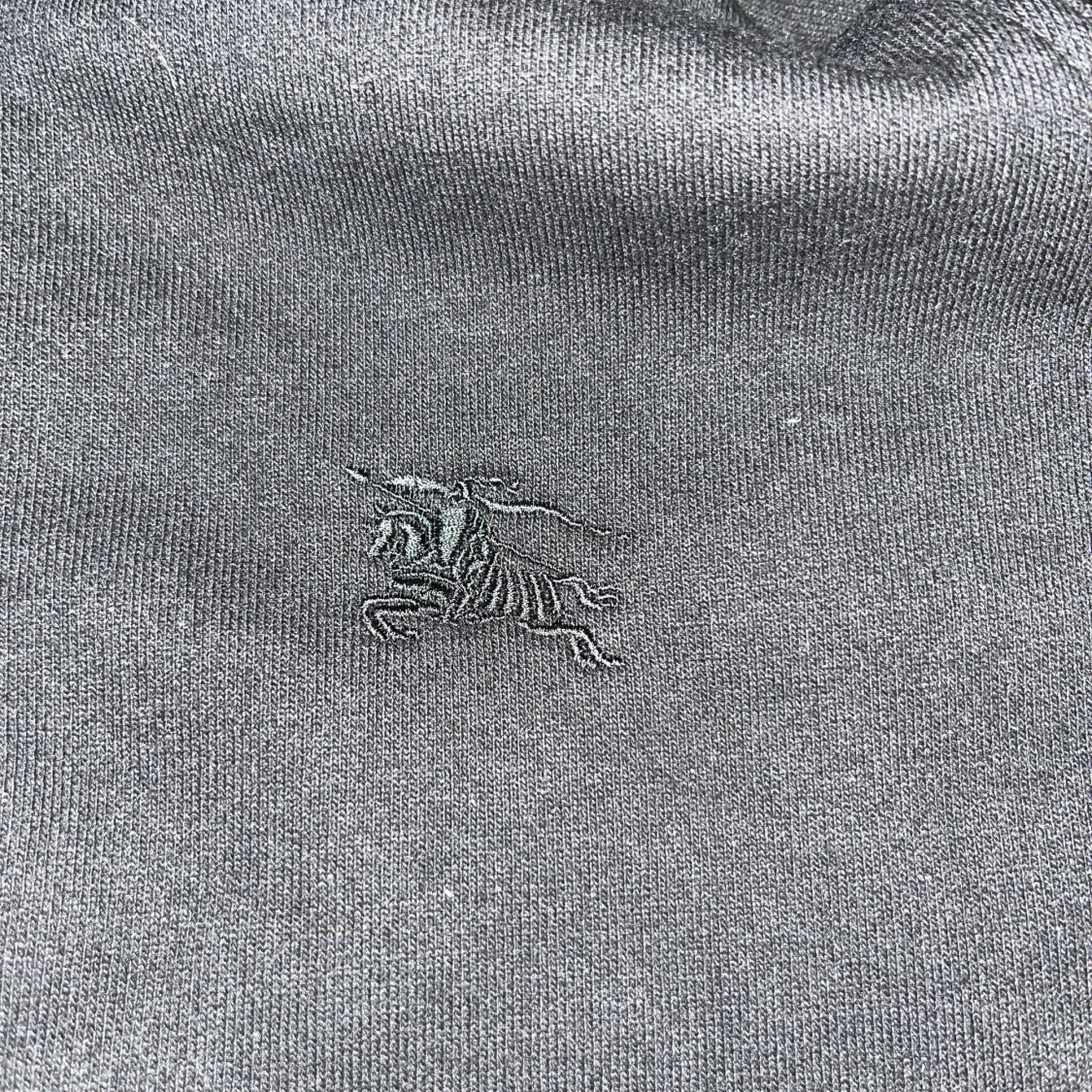 Svart burberry zip hoodie - 2