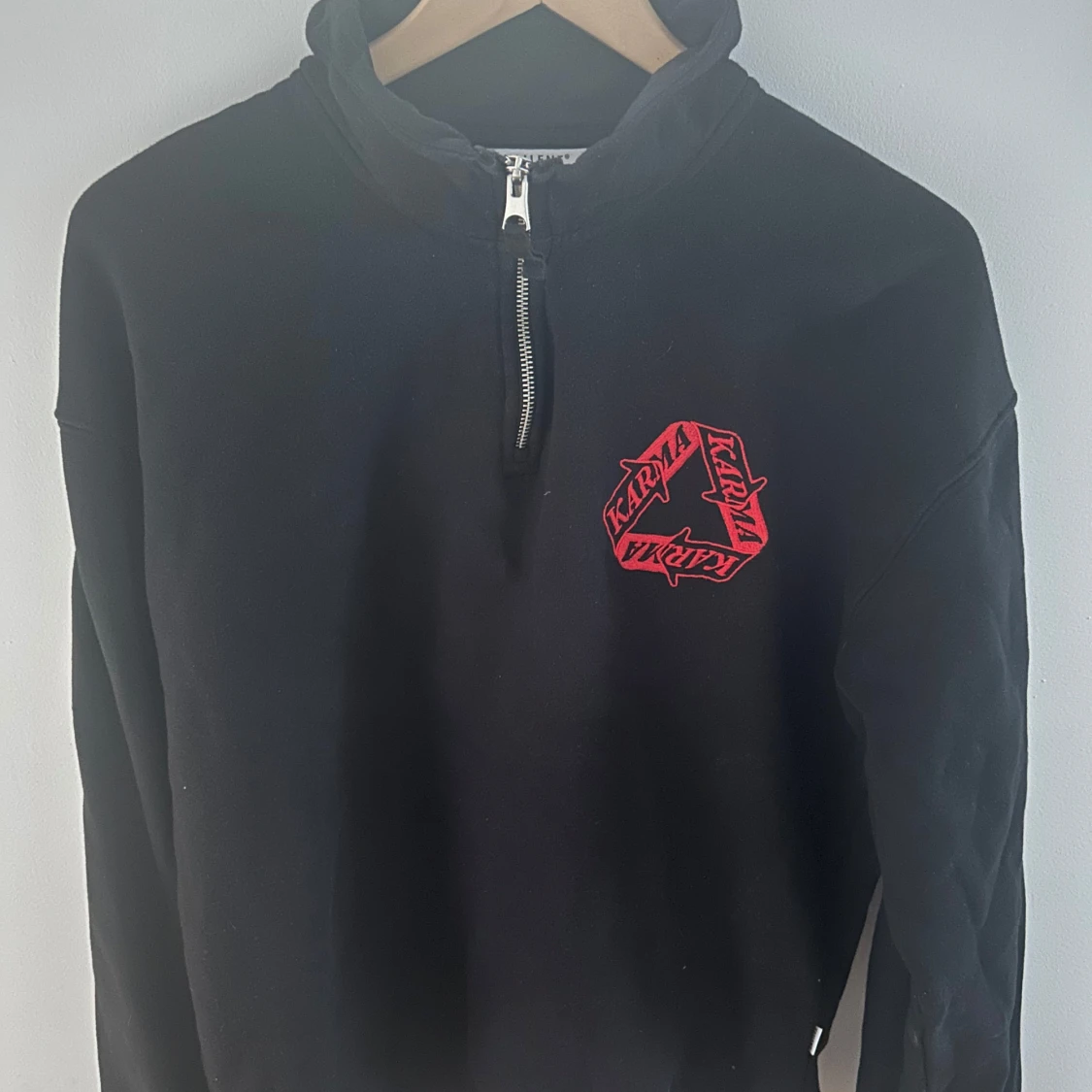 Svart tröja från Vailent