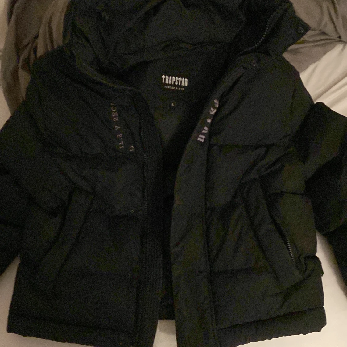 Svart pufferjacka från Trapstar - 1