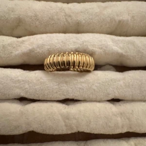 Nya ringar i lager!💍💍 -  Alla som köper minst två ringar får en slumpmässig vald ring på köpet. Vid köp över tre ringar får man välja ringen som kommer på köpet🛍️🛍️
