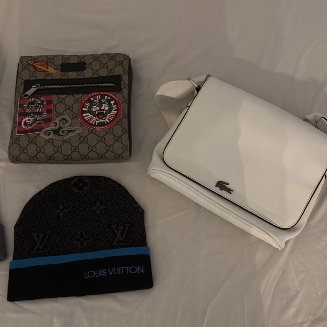 Väskor,mossor,glasögon  - 90