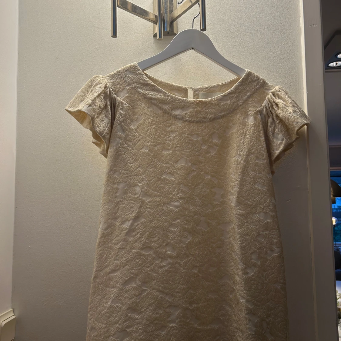 Beige guldig vintage blus från hm!