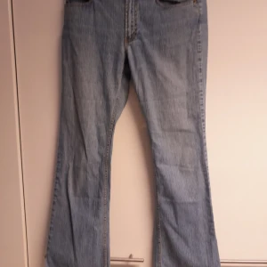 Jeans, Bootcut. Pearson. Vintage. - Vintage, Jeans , bootcut. Från ca år 2000-2004. Sedan dess legat längst in i garderoben. Stl 32x32.