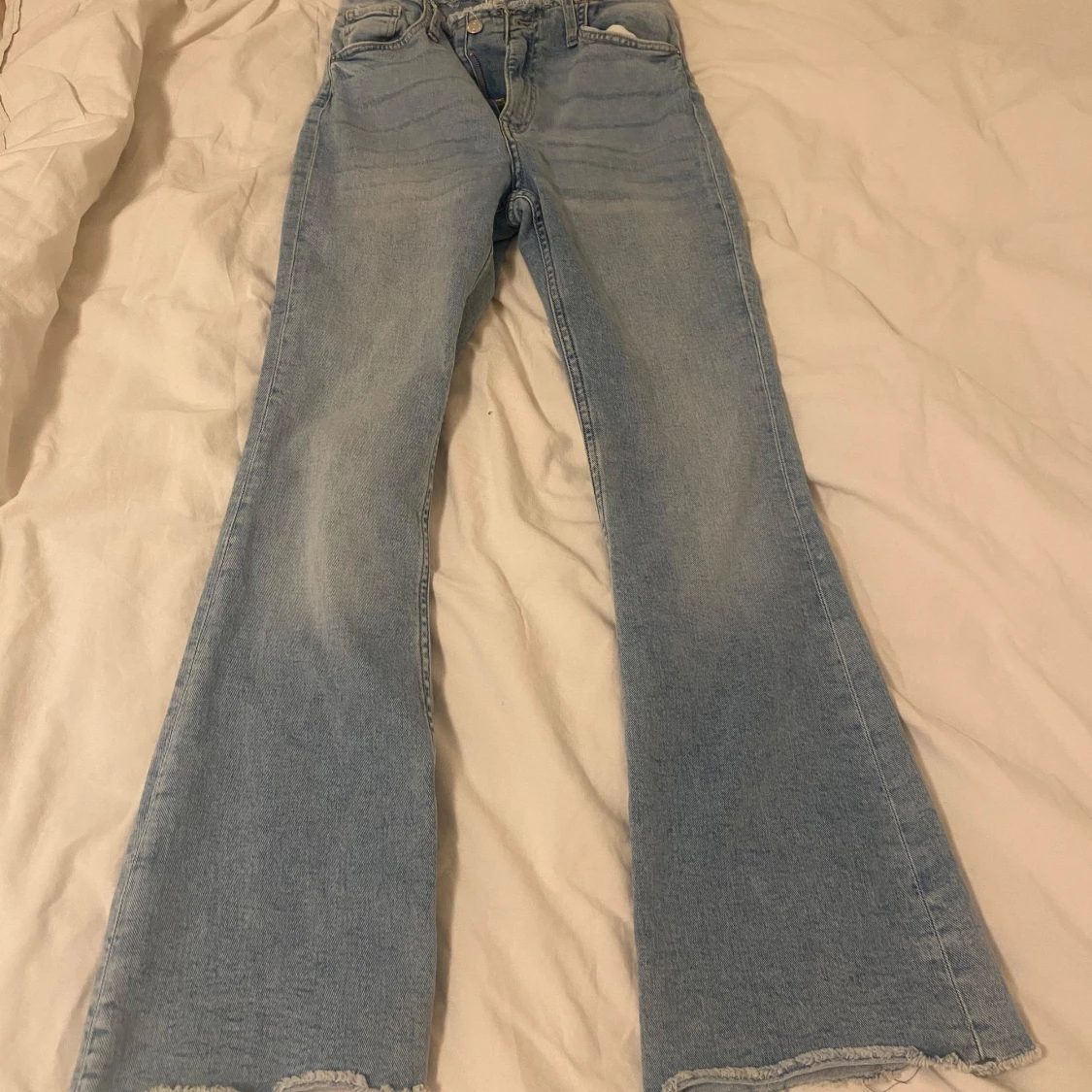 Ljusblå bootcut jeans - 2