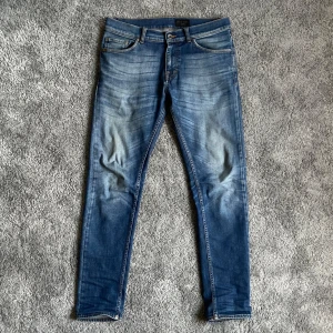 Tiger of sweden jeans - Säljer ett par snygga jeans från Tiger of Sweden. Slim fit, 30/32. Hör gärna av er vid frågor & funderingar!