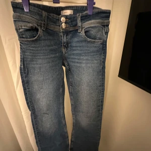 Low waist jeans - Low waist jeans ifrån gina Young 