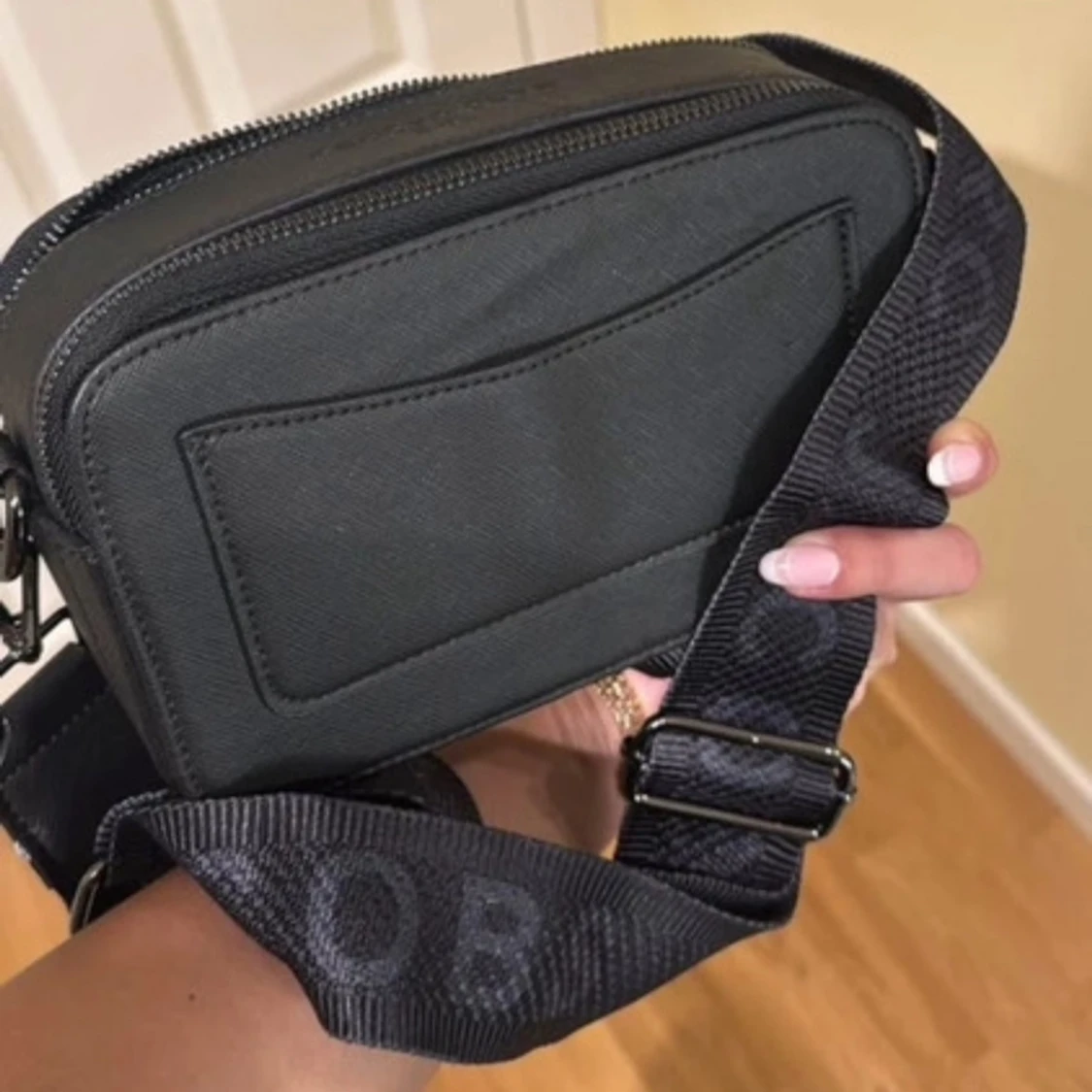 Svart axelväska från Marc Jacobs - 92