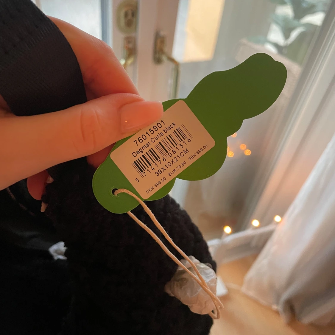 Svart axelväska från Nunoo - 93