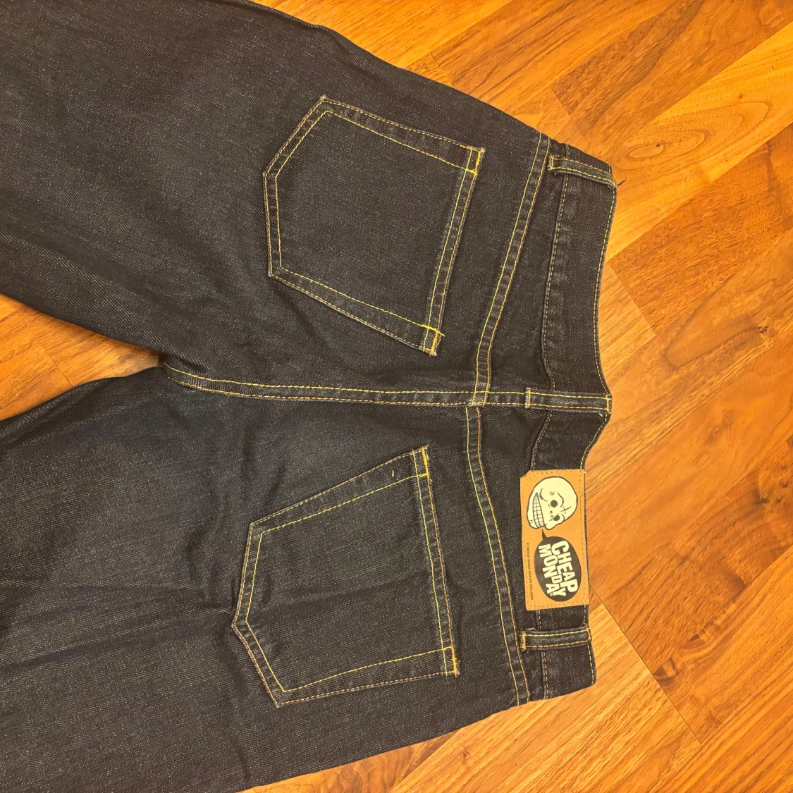 Mörkblå jeans från Cheap Monday