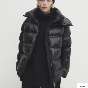 Massimo Dutti jacka  - Intressekoll på min fina jacka! Har inte använt så mycket och funderar på att sälja! Hör av er om ni är intresserade💘