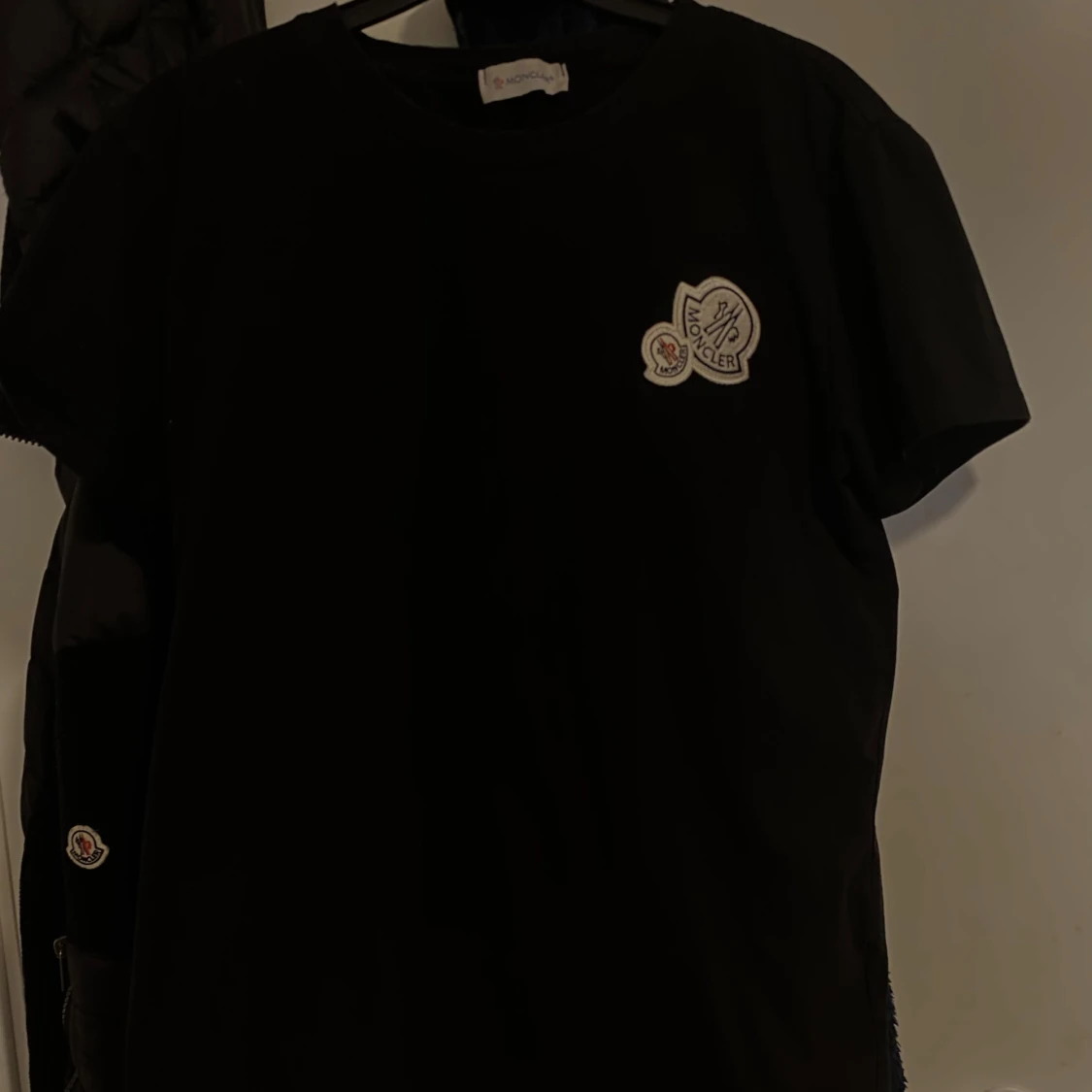 Svart t-shirt från Moncler - 90