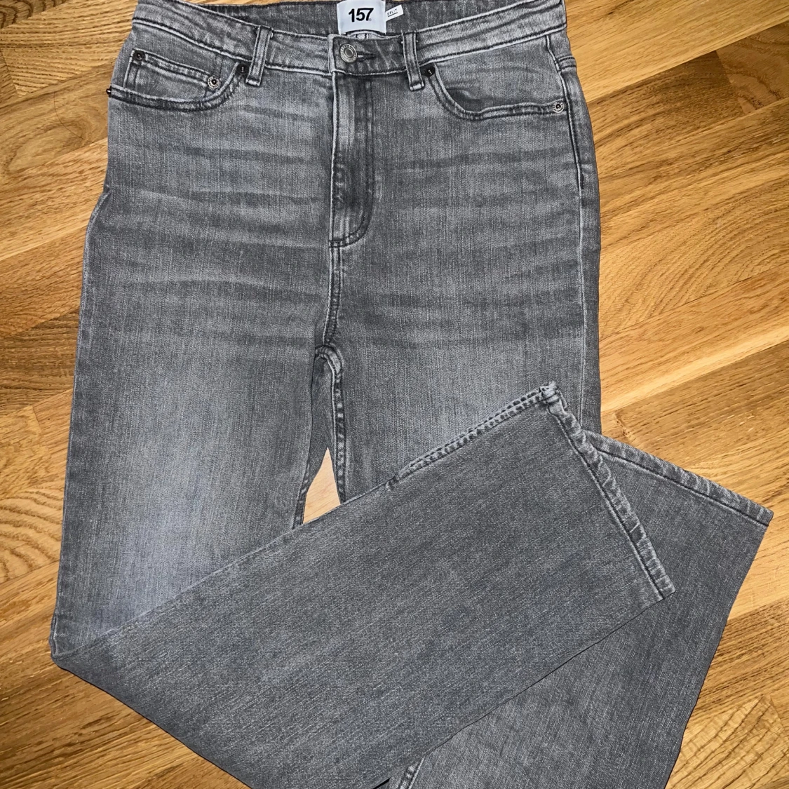 Grå jeans i mycket bra skick