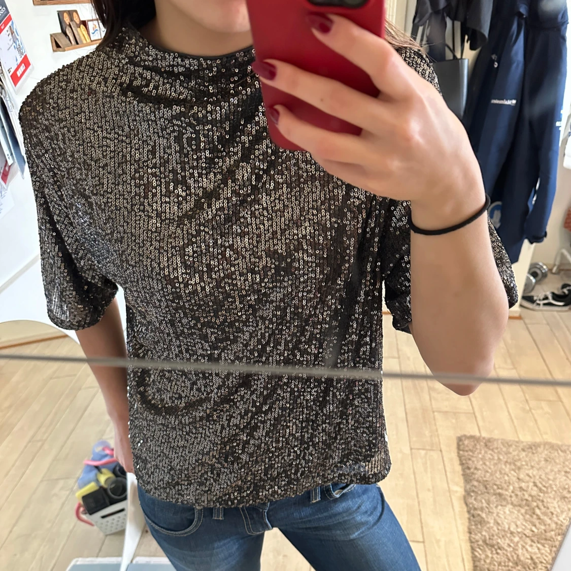 Glittrig topp från H&M