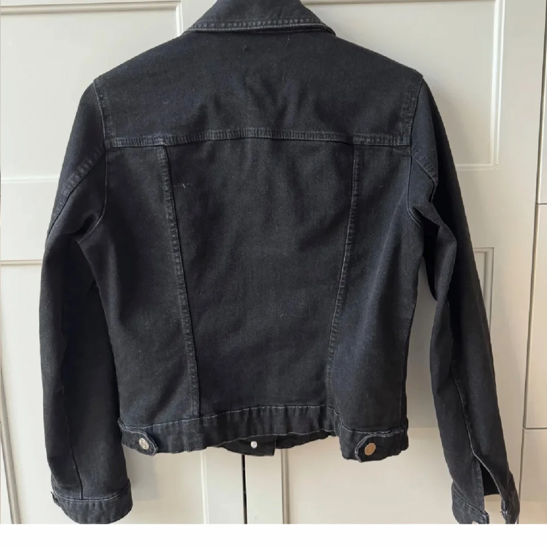 Svart jeansjacka från Zara - 90