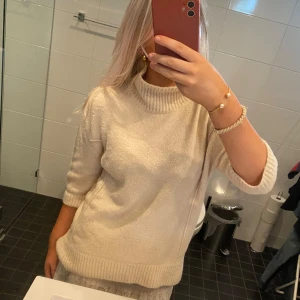 Trekvartsärmad ulltröja - Fint skick och ullmix! 🤍☺️