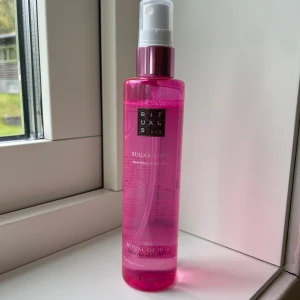Rituals body spray - Ritual of holi, flamingo flower & pink grapefruit. 