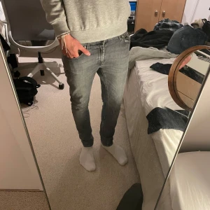 Dondup jeans  - Säljer dessa väldigt fräscha jeans då de ej använda längre