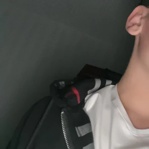 Svart burberry zip - En fläckfri svart burberry zip. Säljer då jag fick den den idag men den var för liten. Hör av er om ni e intresserade Elr vill ha fler bilder🤙