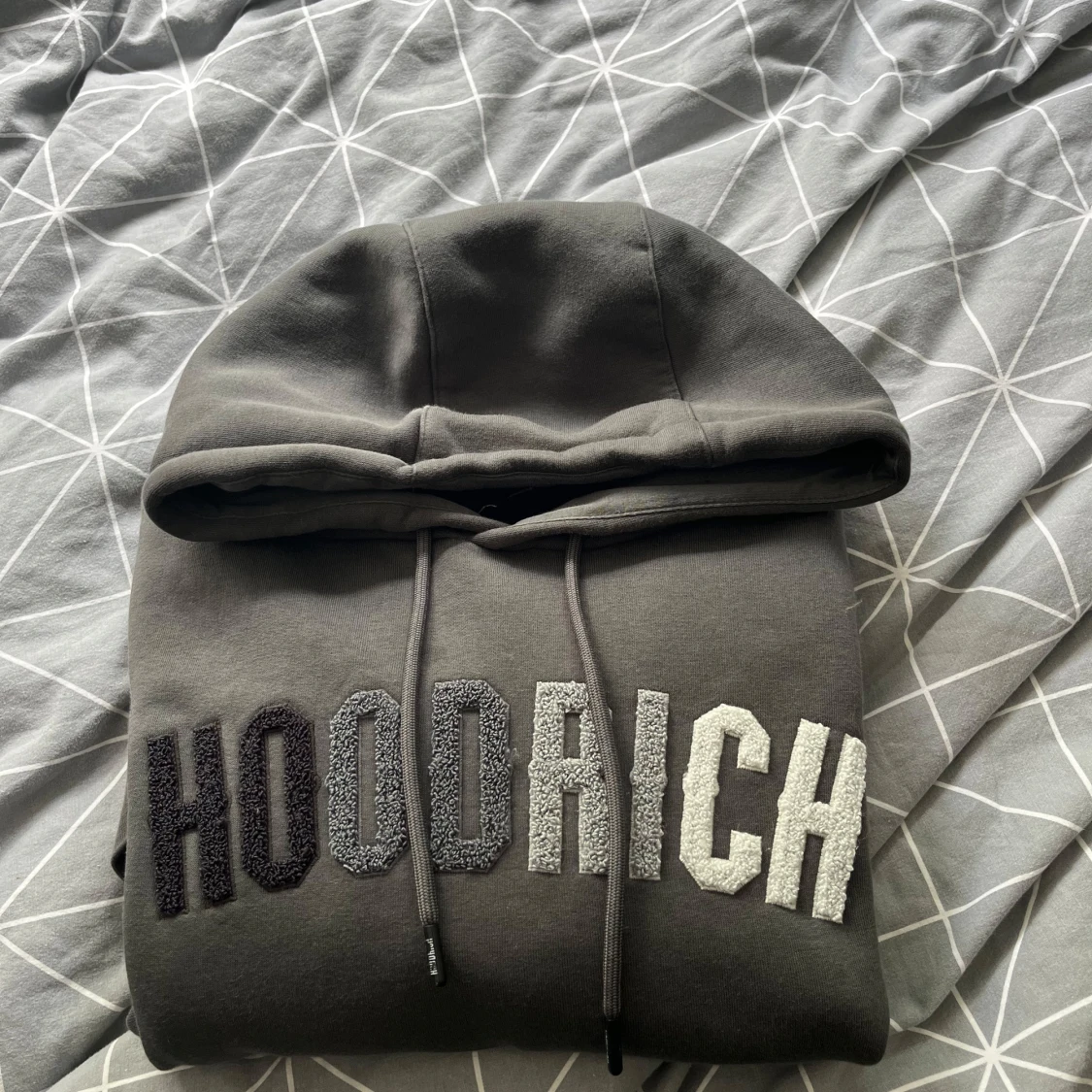 Grå hoodie från Hoodrich