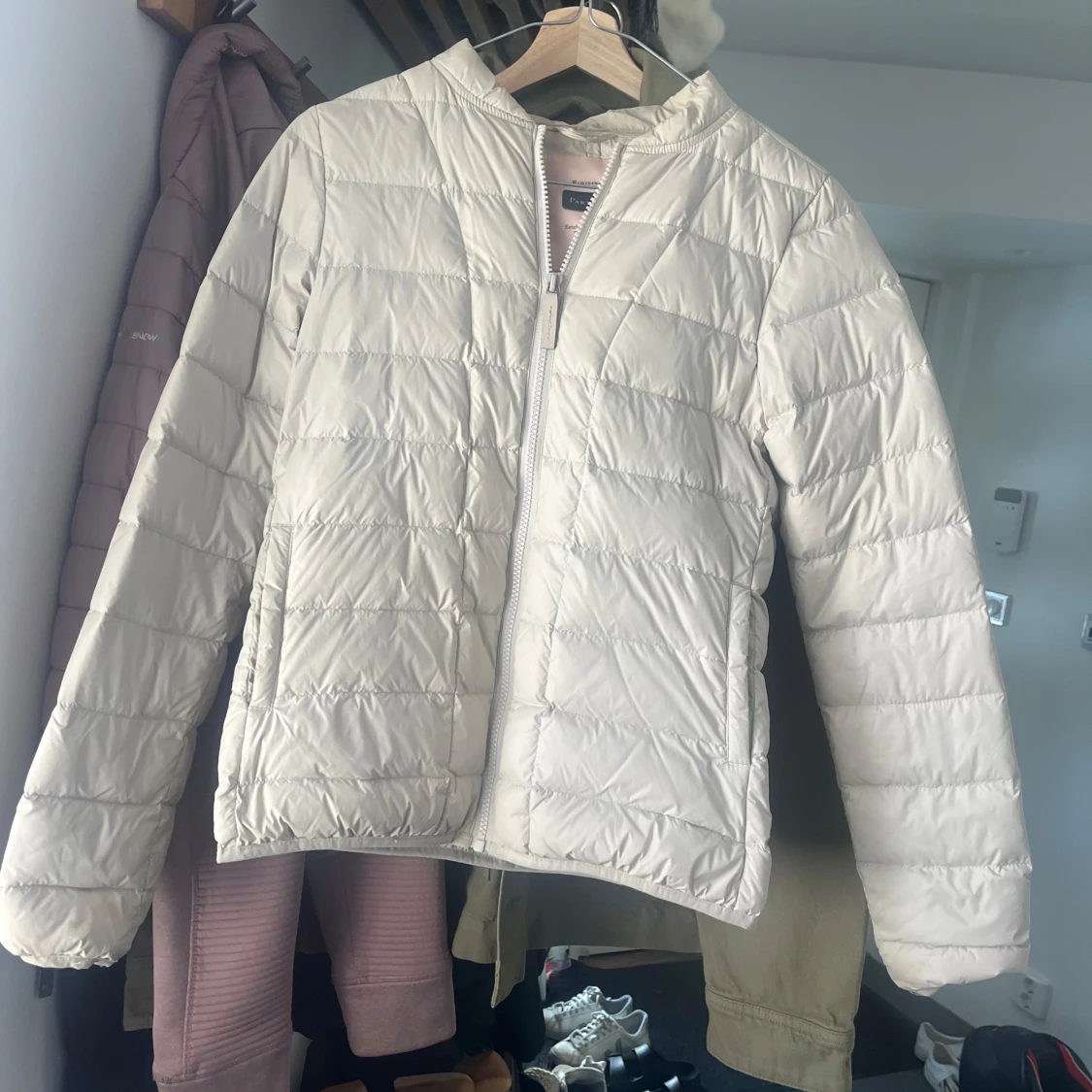 Vit/beige jacka - 90