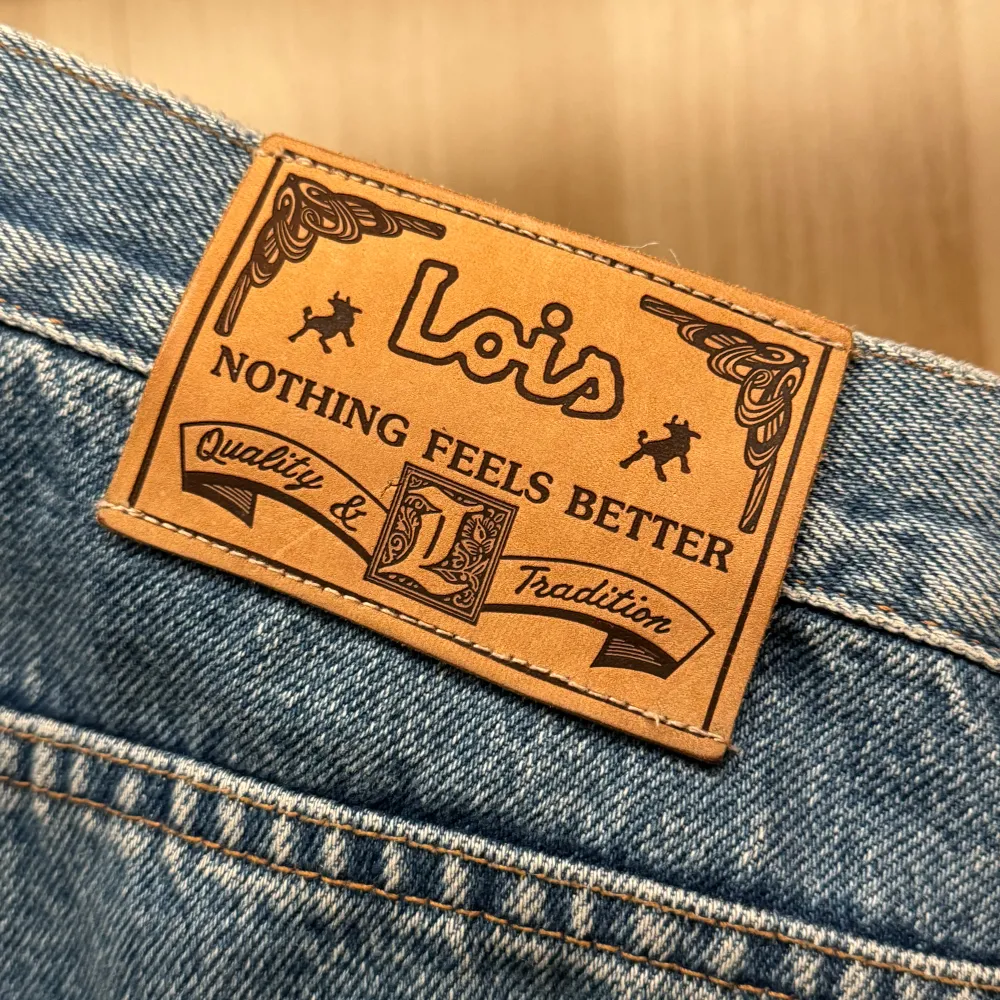 Vintage Jeans i otroligt bra skick från märket Lois. Köpta på ”restyle gävle” oanvända med lapp kvar. Använda ca 10 gånger därefter. Jeans & Byxor.