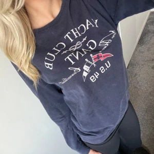 Gant tröja  - Fin ganttröja i stl 158-164 (xs/s) skulle jag säga🫶🏻 inga defekter förutom två små hål som man kan se på bilderna💕☺️