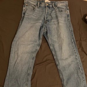 Knappt använda jeans - Länd 34 bred 30 nästan aldrig använda och är i gott skick