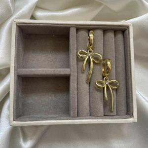 Jemina earrigs  - 39kr per par 🩷 kika gärna in de andra annonserna som jag lagt ut för liknande smycken🌸