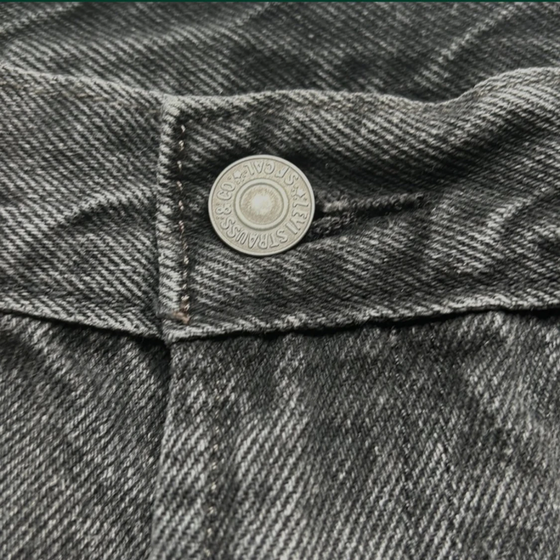 LEVI’s 551 Svarta Jeans - 90