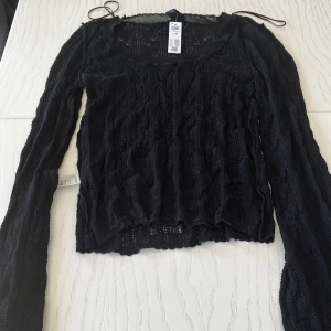 Snygg tröja/blus - Super fin blus aldrig använd lite genomskinlig men fungerar med ett linne under💗💗