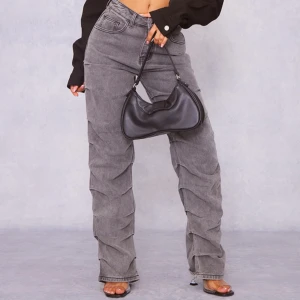 Washed grey jeans - Säljer dessa för att jag råkade köpa ”petite” därav för korta och måste säljas.  As snygga jeans överlag! 