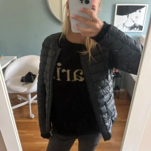 Jott jacka  - Nypris 3000