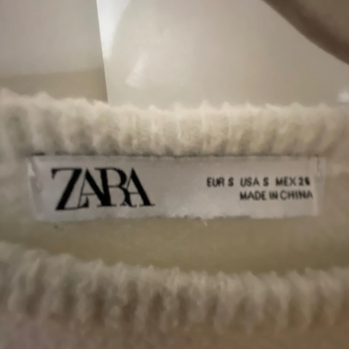 Vit croppad tröja från Zara - 1