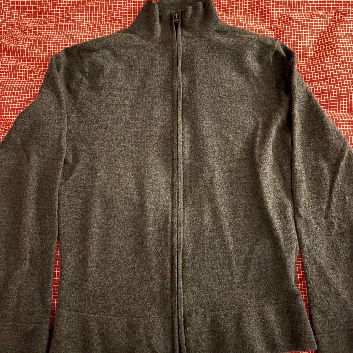 Grå kofta med dragkedja - 2