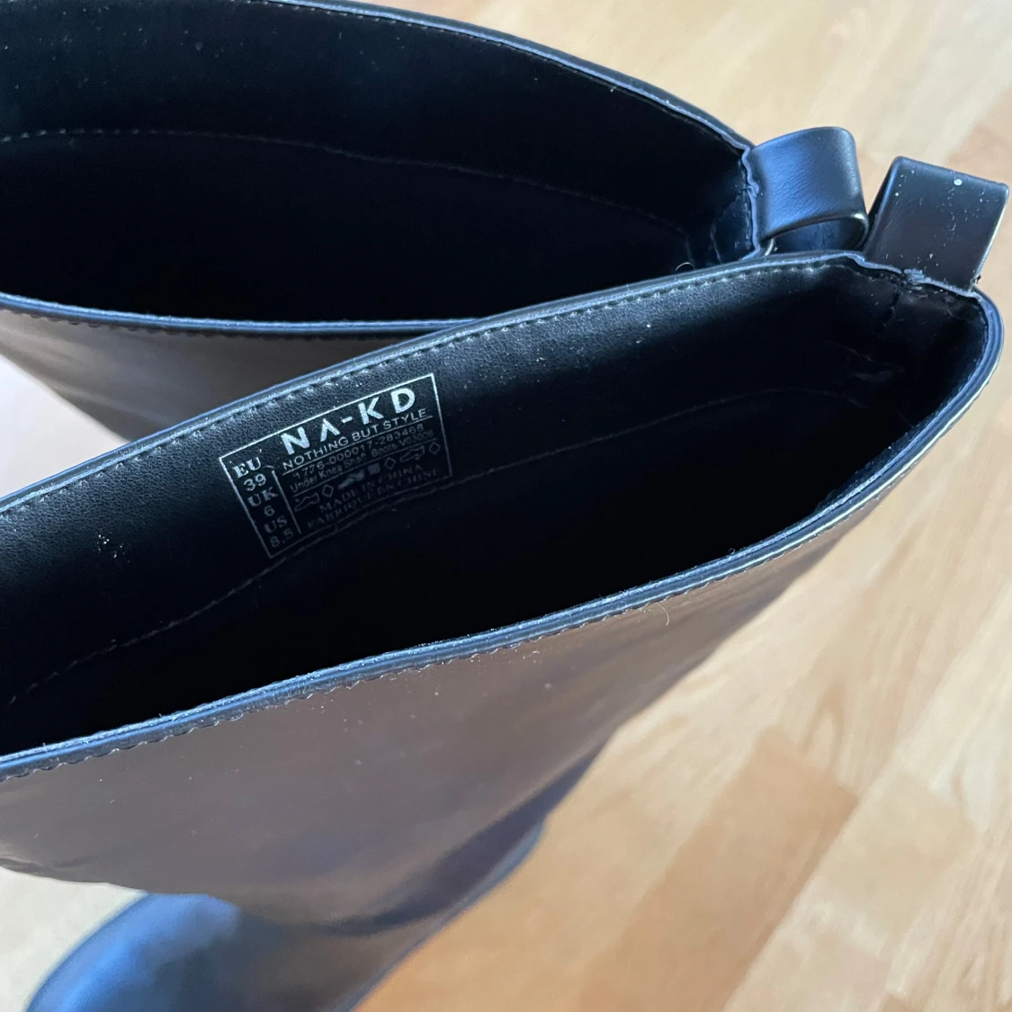 Svarta knähöga boots från NA-KD - 2