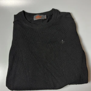 Morris tröja - Morris tröja i merinoull, extremt bra skick, lit lätt använd, size S perfekt för sommaren.