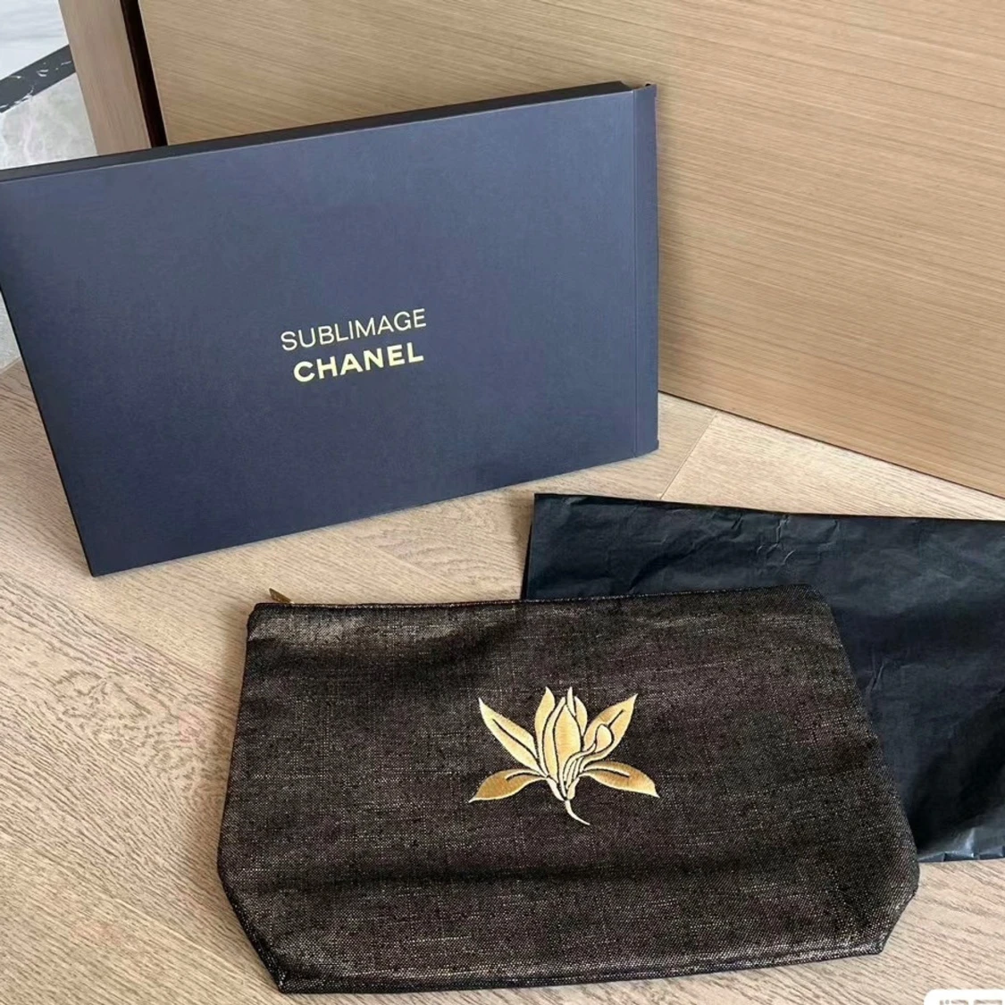 Svart necessär från Chanel