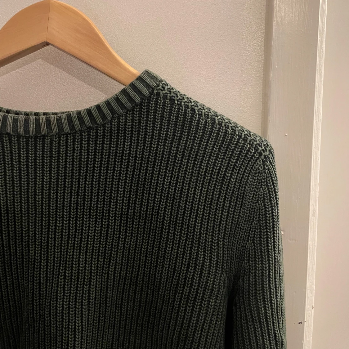 Grön stickad tröja - 1