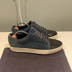 Lanvin skor - Grymt skick 8/10  storlek 44 normala i storleken  endast skorna ingår