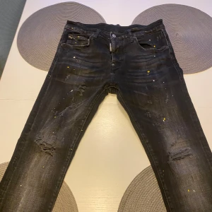 dsquared2 jeans  - säljer dessa då dom ej används, mycket fint skick! Pris kan diskuteras 