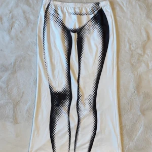 Långkjol med print - Bra skick, sälja då den aldrig används🩷