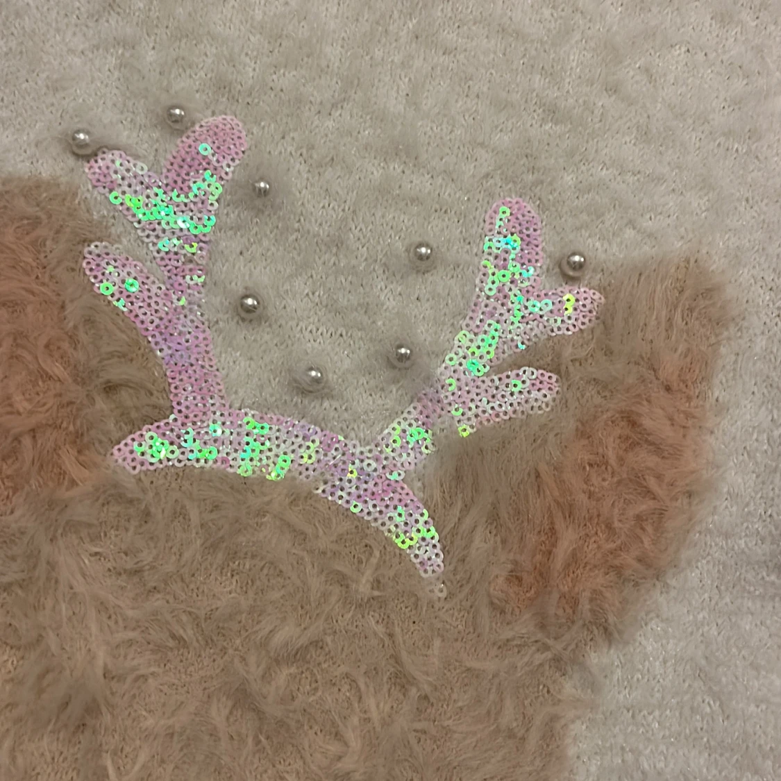 Vit fluffig tröja med renmotiv från H&M - 92