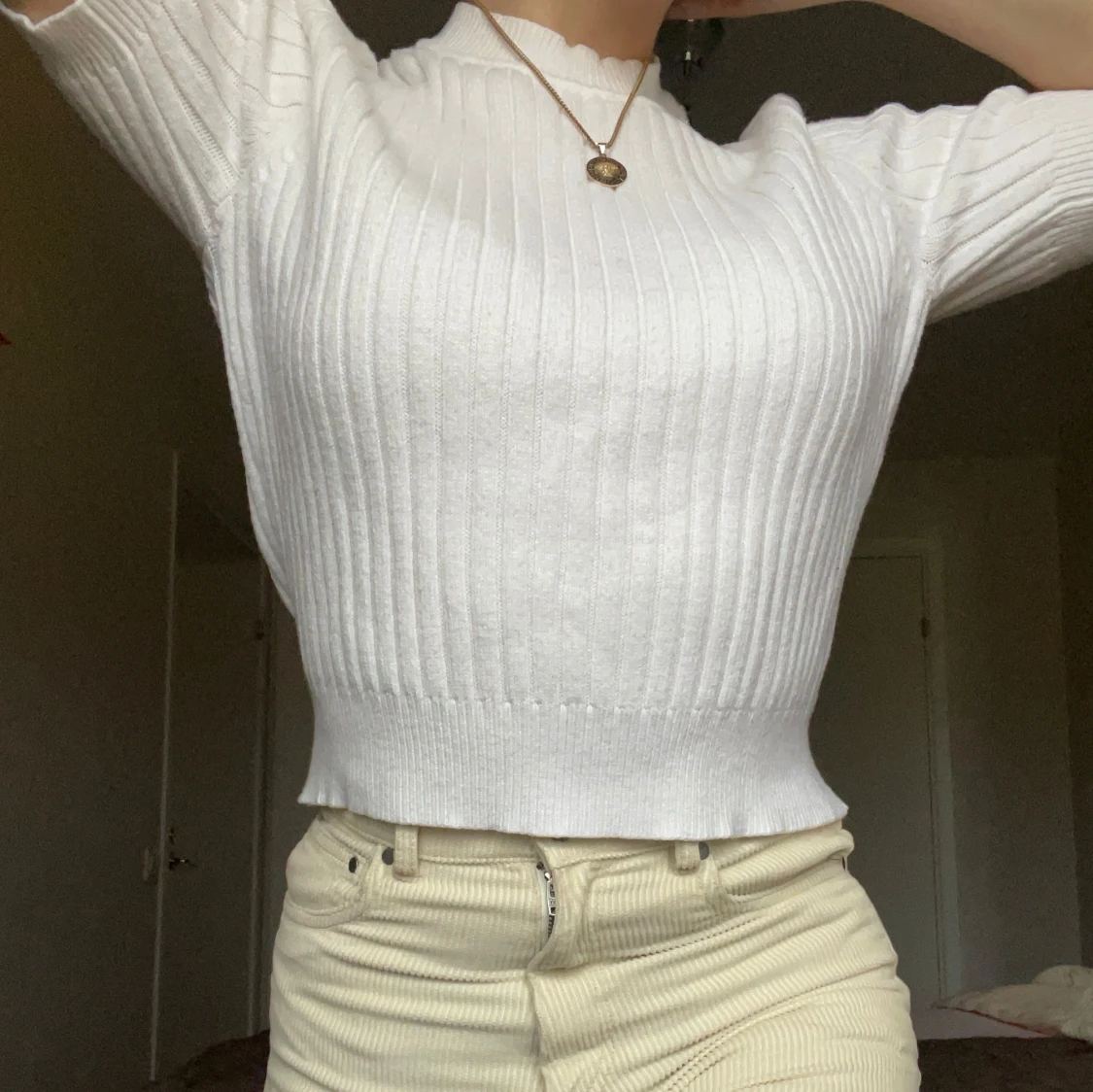 Vit ribbad tröja