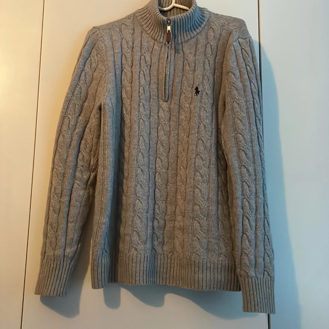 Grå kabelstickad tröja från Polo Ralph Lauren